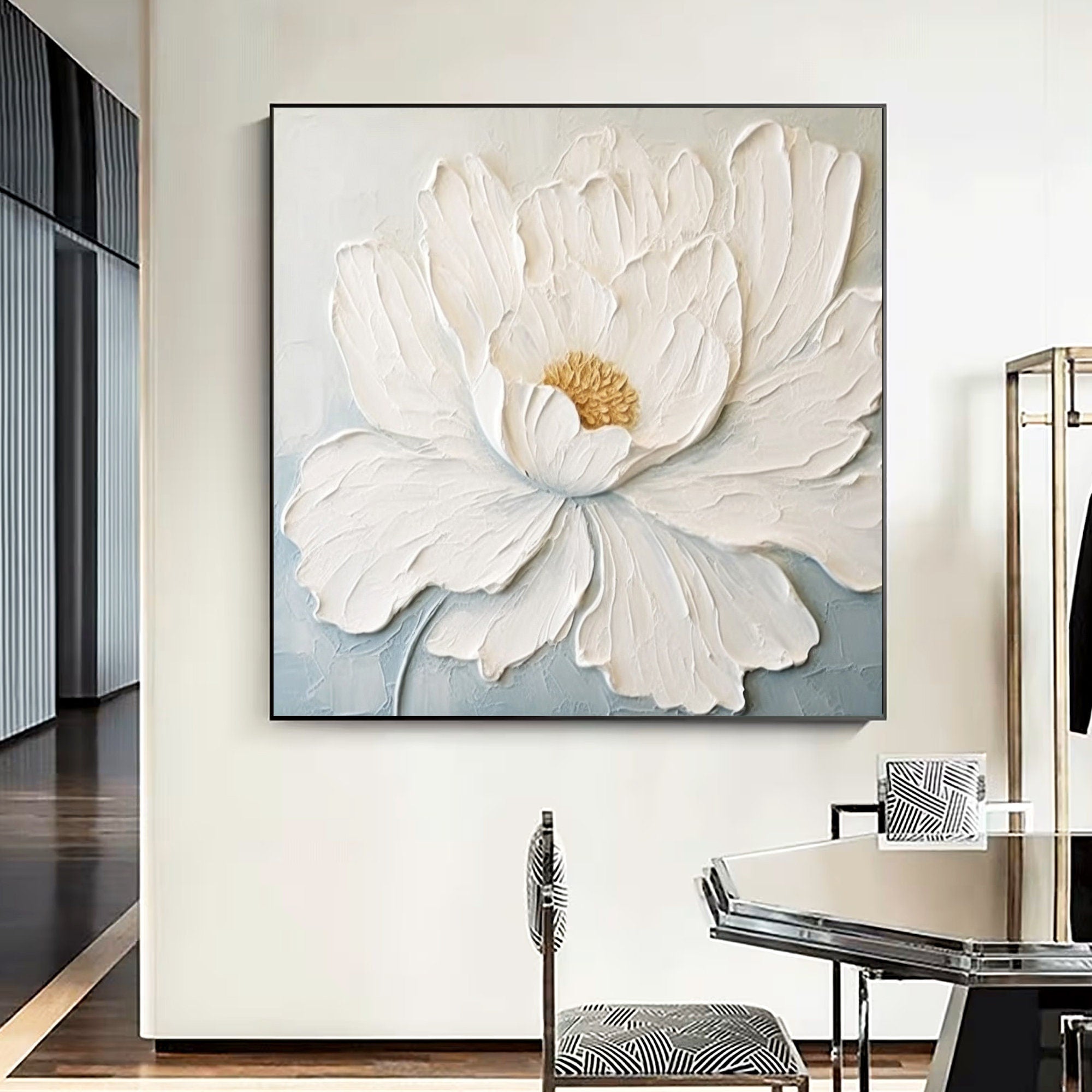 Veiled Floral Traces